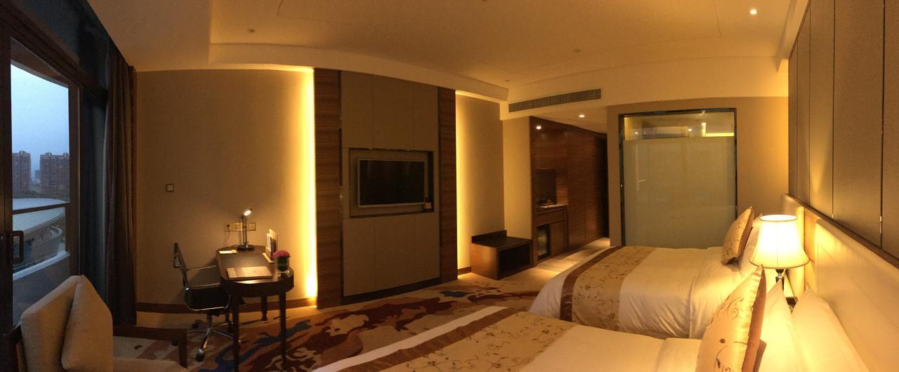 Grand Skylight International Hotel Huizhou Хойчжоу Экстерьер фото